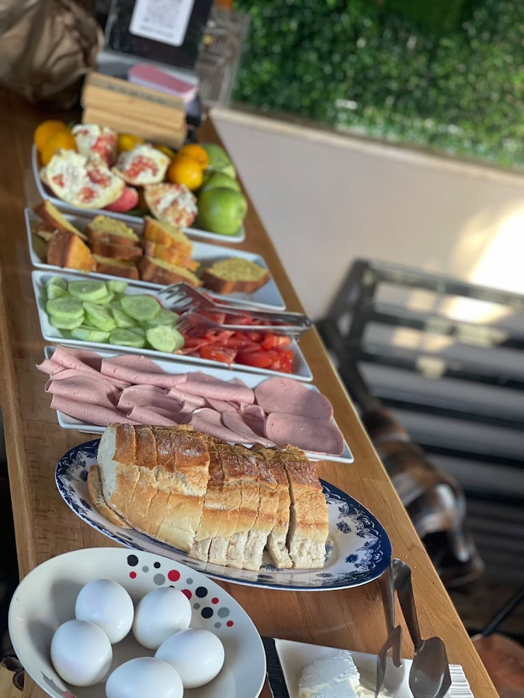 Breakfast served at Scodrinon Hostel